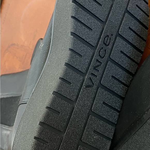 VINCE BRINTON WATER RESISTANT WOMEN’s LEATHER ROUND TOE CHELSEA BOOT- BLACK- 8.5 - Picture 14 of 16